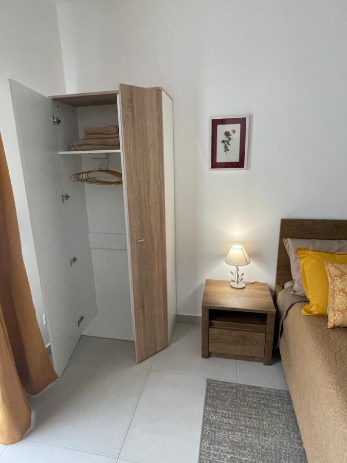 New & Comfortable 7Sun Apartments Near Sandy Beach San Pawl il-Baħar Kültér fotó